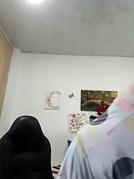BustyMilf_ 网络视讯表演