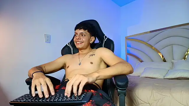 Chat XXX en directo de Milo_Storm