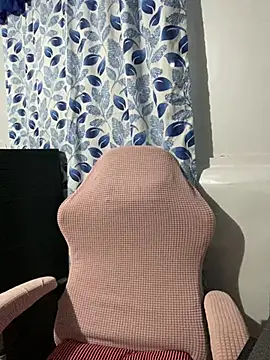 Chat +18 de _UrSingleMamiBella_ ao vivo