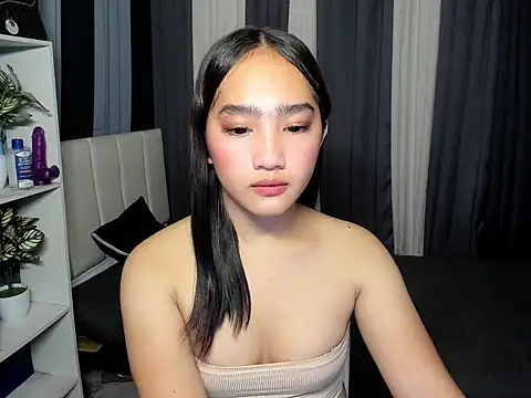 XXX chat uživo modela BigCockCristine