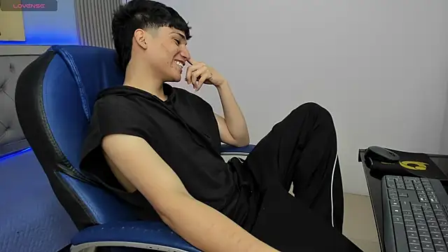 SamBlack_ live XXX chat