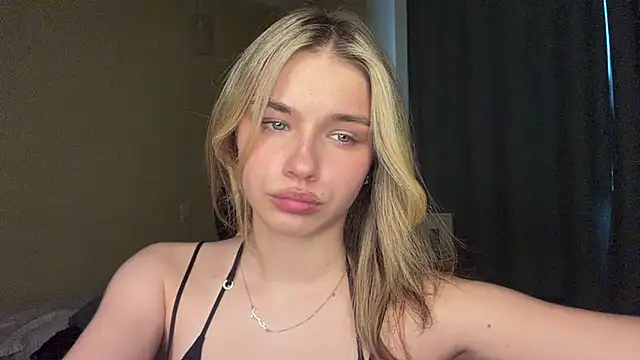 EarthaStinett Adlı Modelin Canlı XXX Sohbeti
