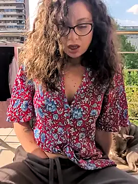 IreneBlue_ Adlı Modelin Canlı XXX Sohbeti