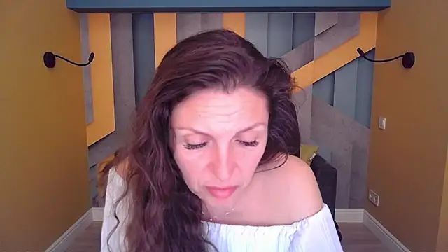 EllaLong Chat XXX in diretta
