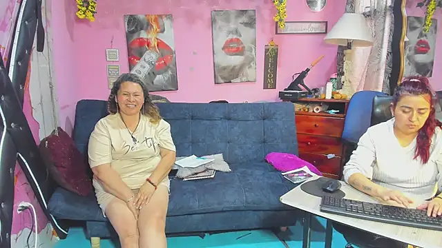 lesbiancuple's Webcam Show