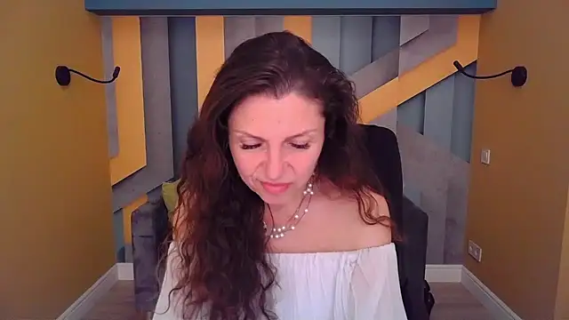 EllaLong's Live XXX Chat