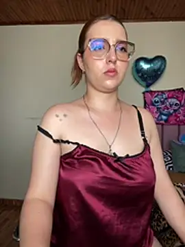 CoraVibes Adlı Modelin Canlı XXX Sohbeti