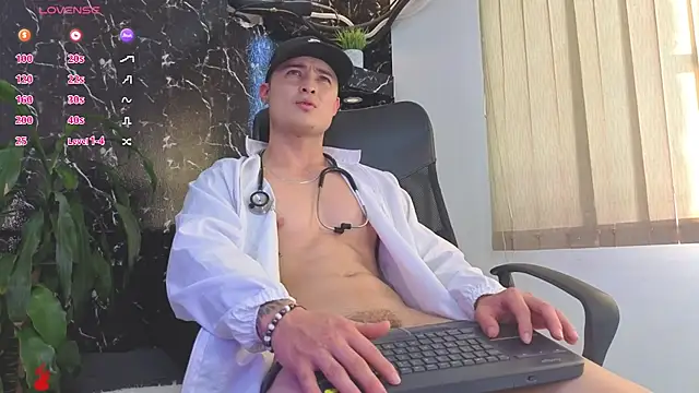 Show modela Alexander_ferre na web-kameri