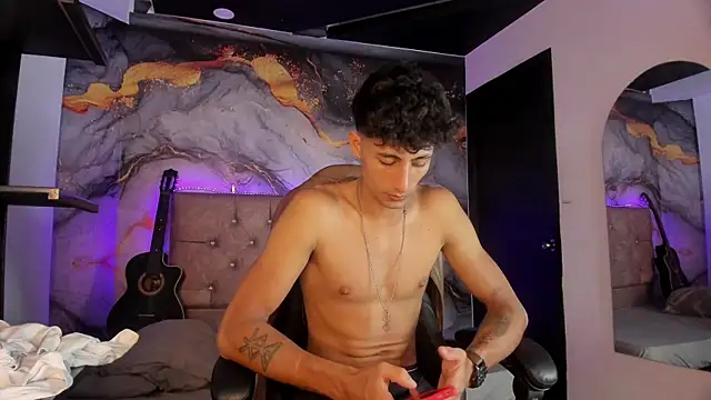 MaxiimoRomano_ live XXX chat