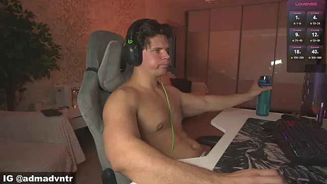 Rus_adventure7 Show Webcam