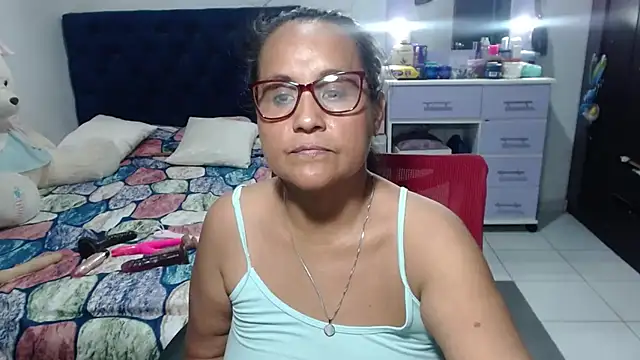 دردشة pervert_mommy_ الجنسية المباشرة