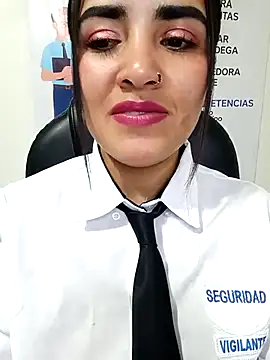 MAYE__13 Pertunjukan Webcam