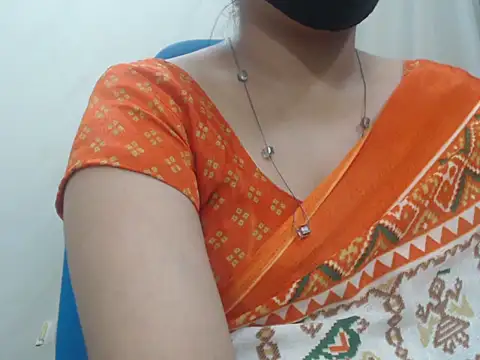 Pokazy przed kamerką – Lovely_Siri_23