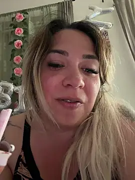 Monageil's Live XXX Chat