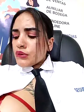 MAYE__13 Adlı Modelin Web Kamerası Şovu