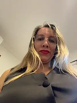 Gatitacarlita's Live XXX Chat