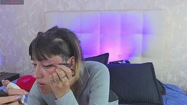 _sharlotte777's Live XXX Chat