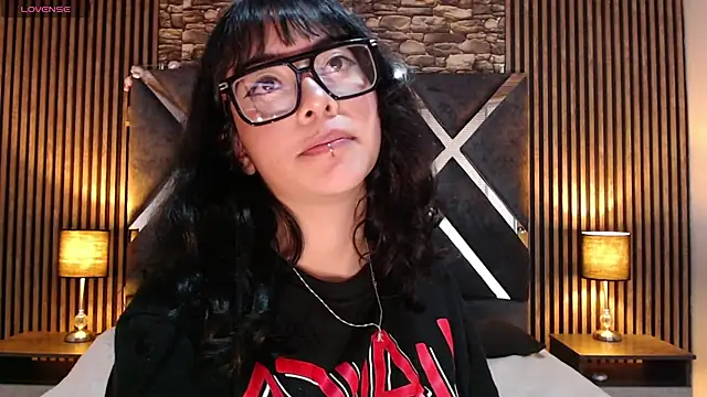 Chat +18 de Amy_channel ao vivo