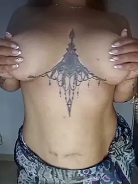 Foxylisaflores' Live XXX Chat