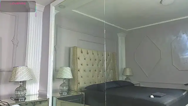 CharlesBrown_ Adlı Modelin Canlı XXX Sohbeti