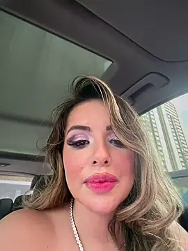 Alirawrz Show in webcam