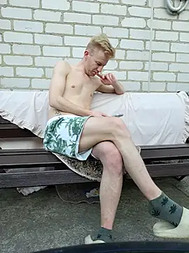 Vuittonn Live XXX chat