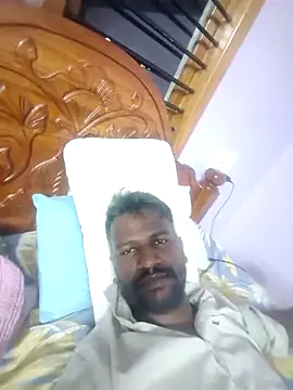 Paramkeerthi 现场XXX聊天