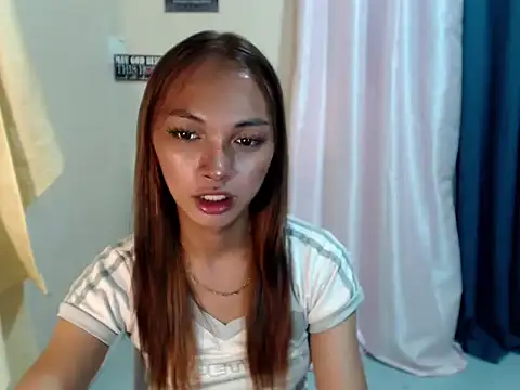 SimiLause Chat XXX live