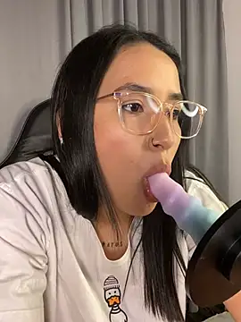 Val12777 Chat XXX in diretta