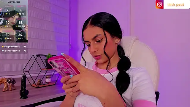 XXX chat uživo modela lilith_petit_