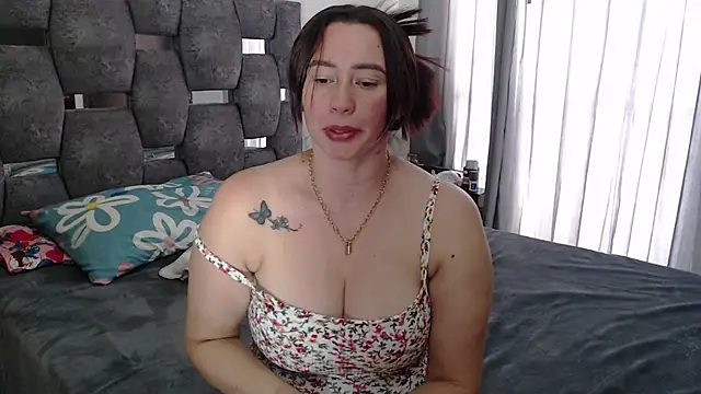 sara_hott_1 লাইভ XXX চ্যাট