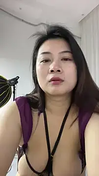 mo-mo-69 – Naživo XXX chat
