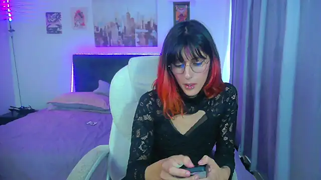 goth_minerva: διαδικτυακό σόου στην κάμερα