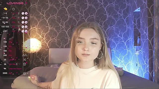 MiaMiaMeow Chat XXX in diretta