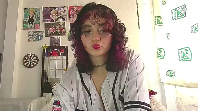 Chat +18 de kitty22_ ao vivo
