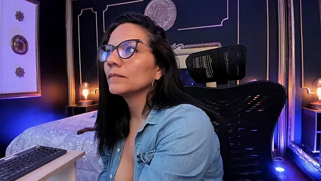 Megan_Crown: απευθείας συνομιλία ΧΧΧ