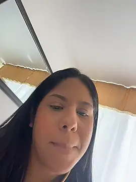 Chat +18 de downsonMia ao vivo