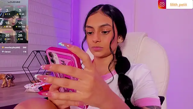 lilith_petit_ – Naživo XXX chat