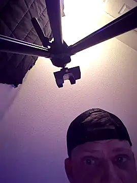SexyAssPosingGuy Show in webcam