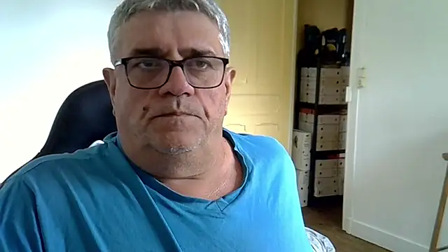 Chatroom XXX en direct de Laurent_oldmen