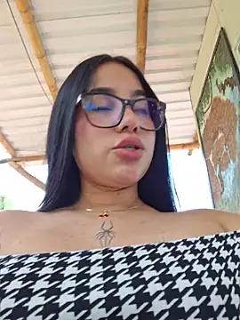 Pokazy przed kamerką – Katia_sweetx