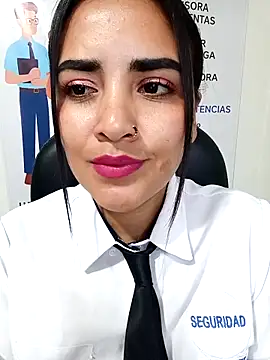 Chat +18 de MAYE__13 ao vivo