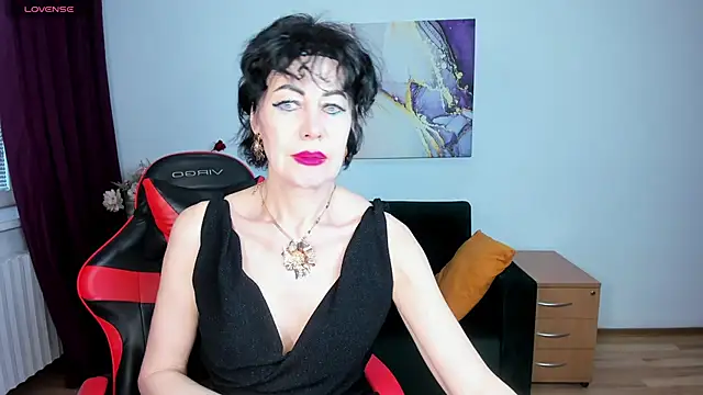 Silvia_Wallec: онлайн-секс-чат