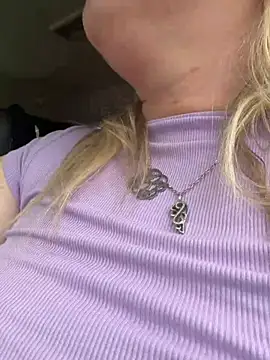 Chat XXX en directo de sweetkacibaby