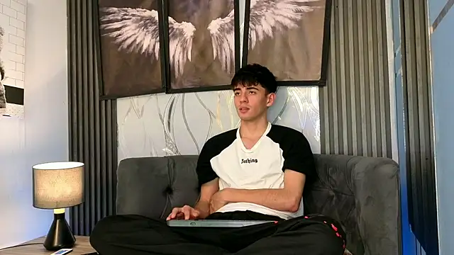 demian_hot99 webkamerás műsora