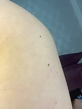 dayis_butera Show in webcam