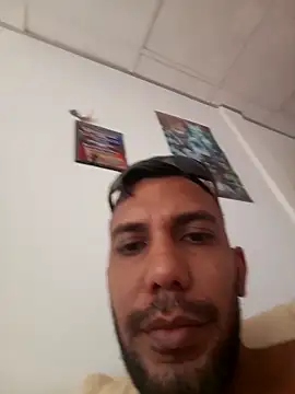 UnreadyChutzpa's Live XXX Chat