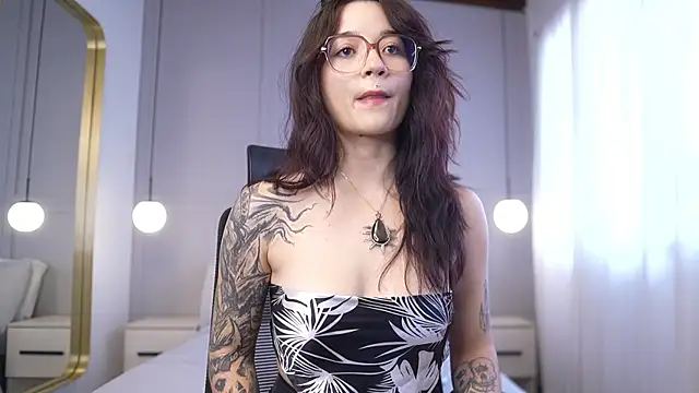 Chat XXX en directo de Charlotte_Rossee