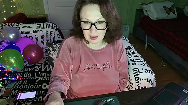 MarleneDietrich's Live XXX Chat