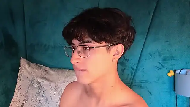 Aaron_Ezeのウェブカメラショー